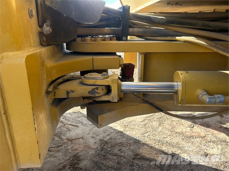 CAT CB64 Double Drum Roller مداحل ثنائية الاسطوانة