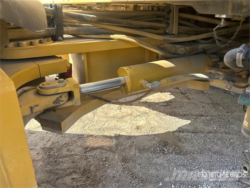 CAT CB64 Double Drum Roller مداحل ثنائية الاسطوانة