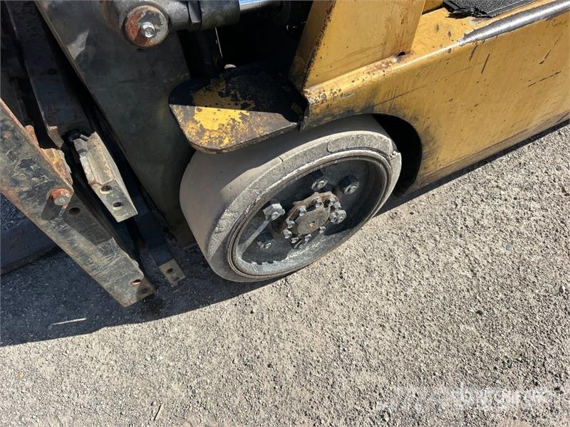 CAT CC25 Cushion Tire Forklift شاحنات ذات رافعات شوكية - أخرى