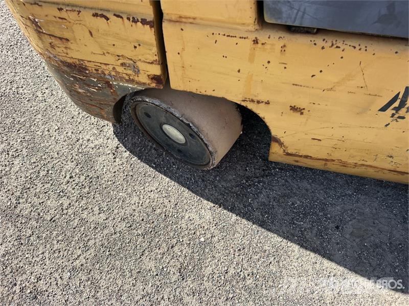 CAT CC25 Cushion Tire Forklift شاحنات ذات رافعات شوكية - أخرى