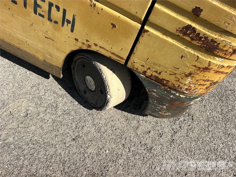 CAT CC25 Cushion Tire Forklift شاحنات ذات رافعات شوكية - أخرى