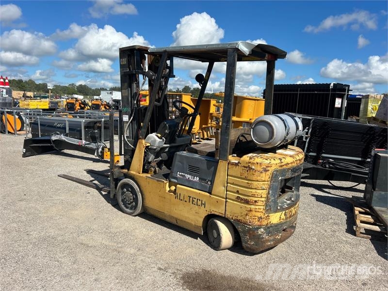 CAT CC25 Cushion Tire Forklift شاحنات ذات رافعات شوكية - أخرى