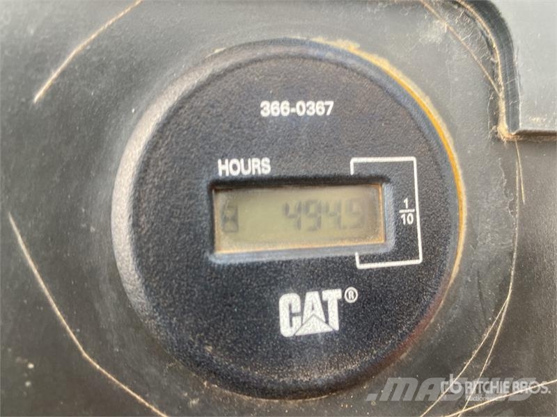 CAT CP-323C Padfoot Drum Compactor Enojni valjarji