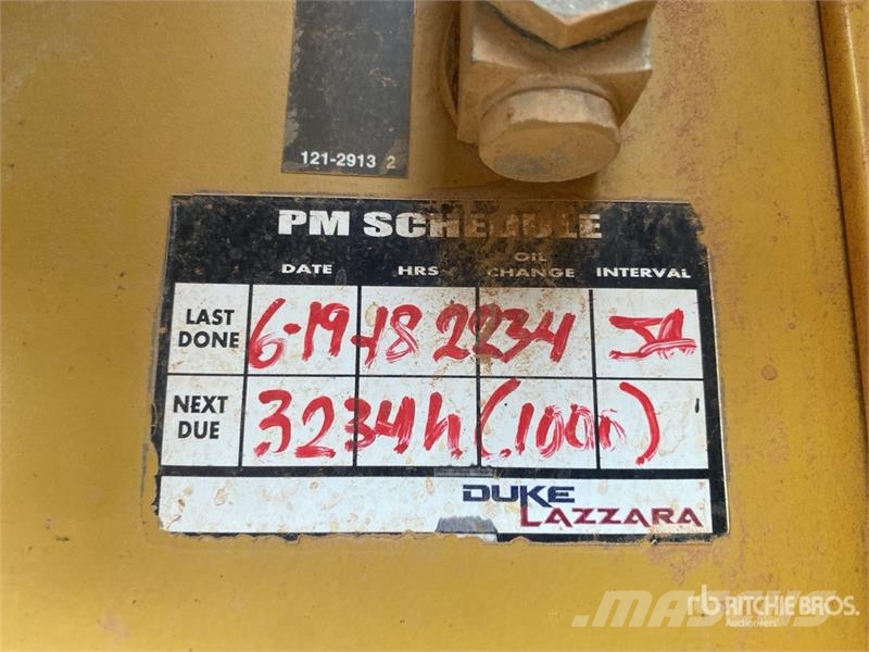 CAT CP-323C Padfoot Drum Compactor Enojni valjarji