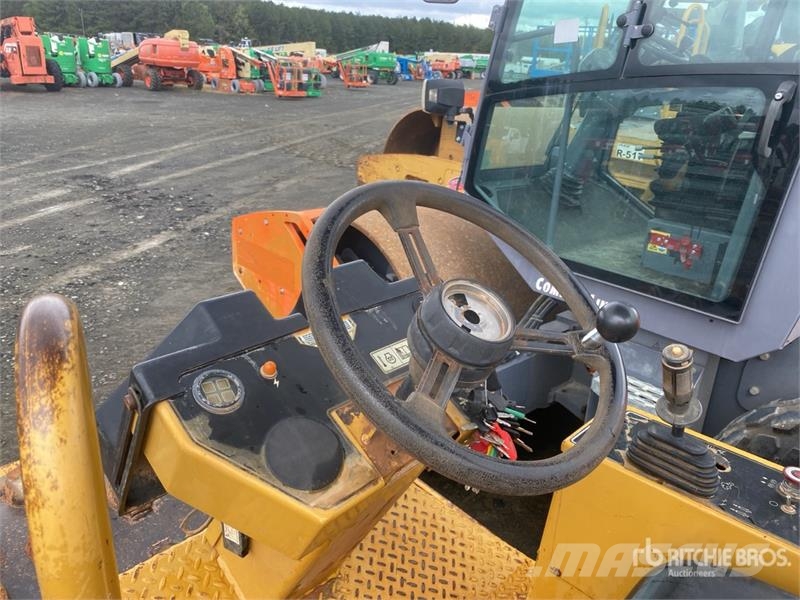 CAT CP-323C Padfoot Drum Compactor Enojni valjarji
