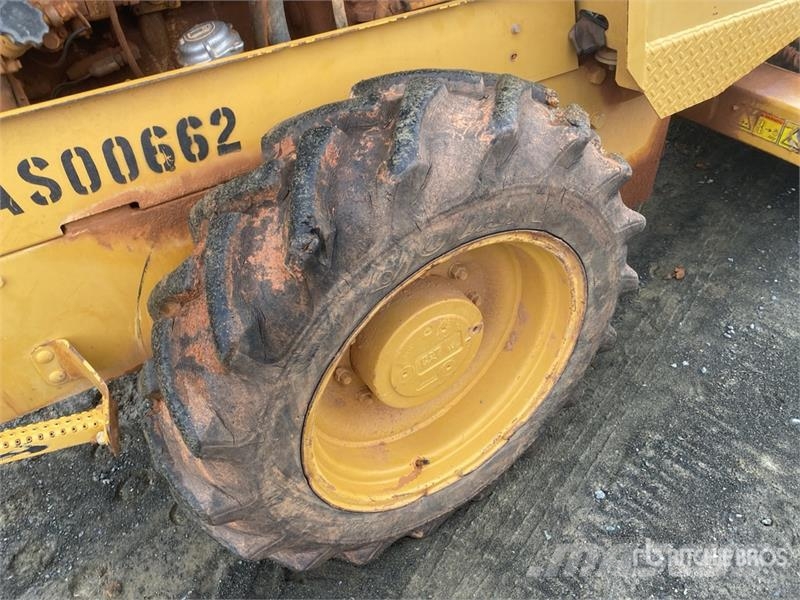 CAT CP-323C Padfoot Drum Compactor Enojni valjarji
