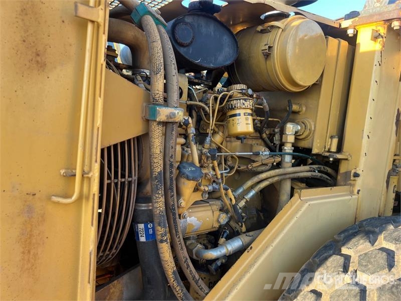 CAT CP-433C 單輪滾壓機