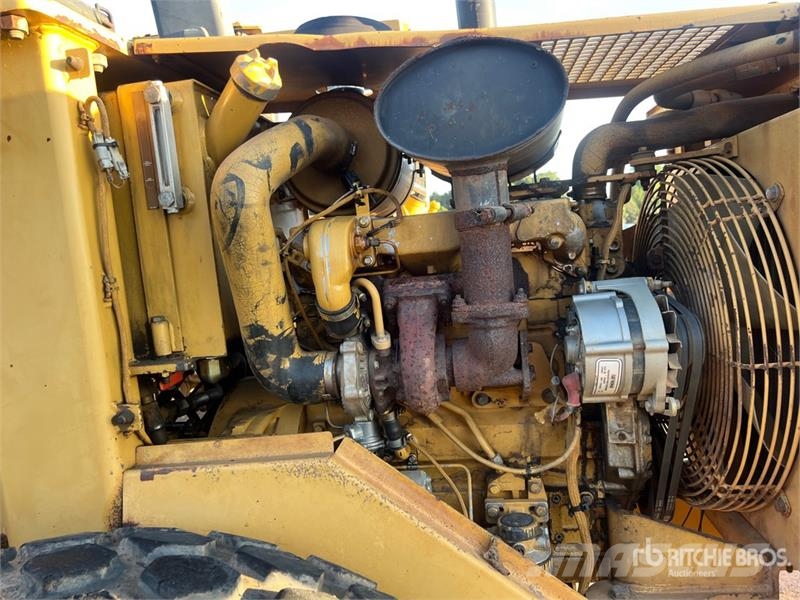 CAT CP-433C 單輪滾壓機
