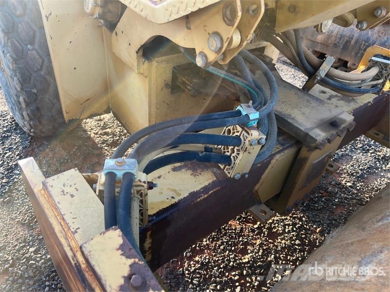 CAT CP-433C 單輪滾壓機