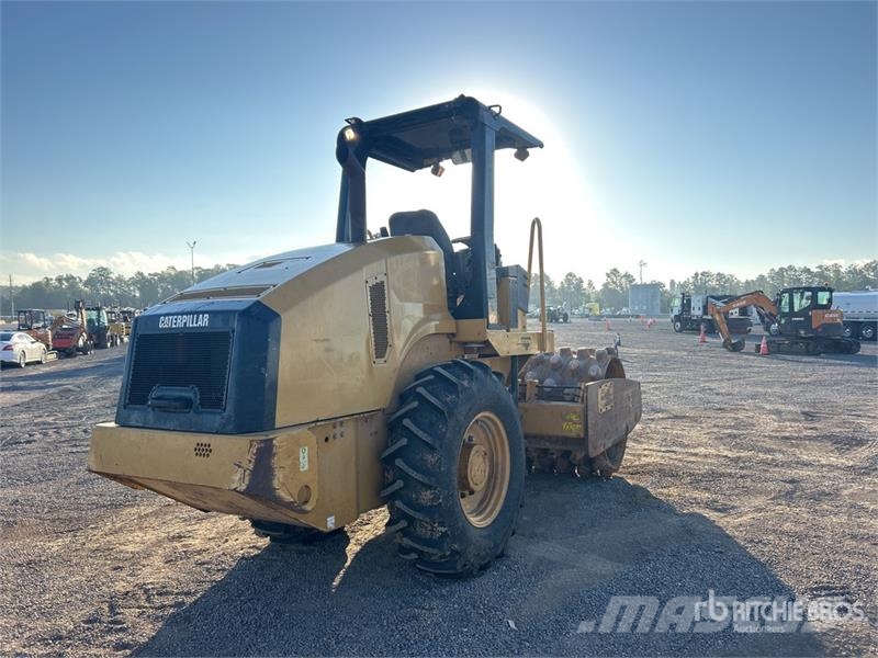 CAT CP44 Padfoot Drum Compactor Single drum rollers