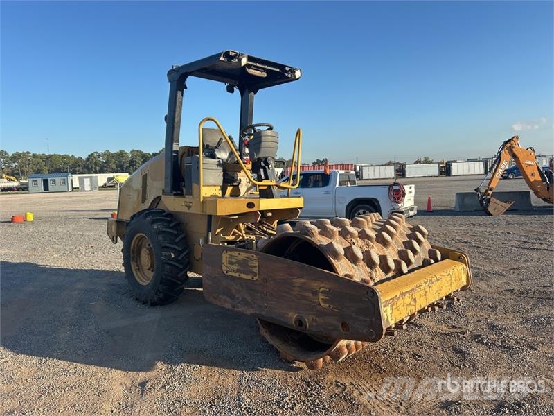 CAT CP44 Padfoot Drum Compactor Single drum rollers