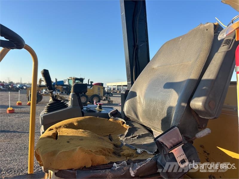 CAT CP44 Padfoot Drum Compactor Single drum rollers