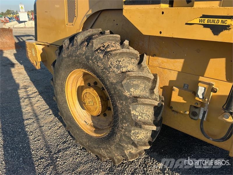 CAT CP44 Padfoot Drum Compactor Single drum rollers