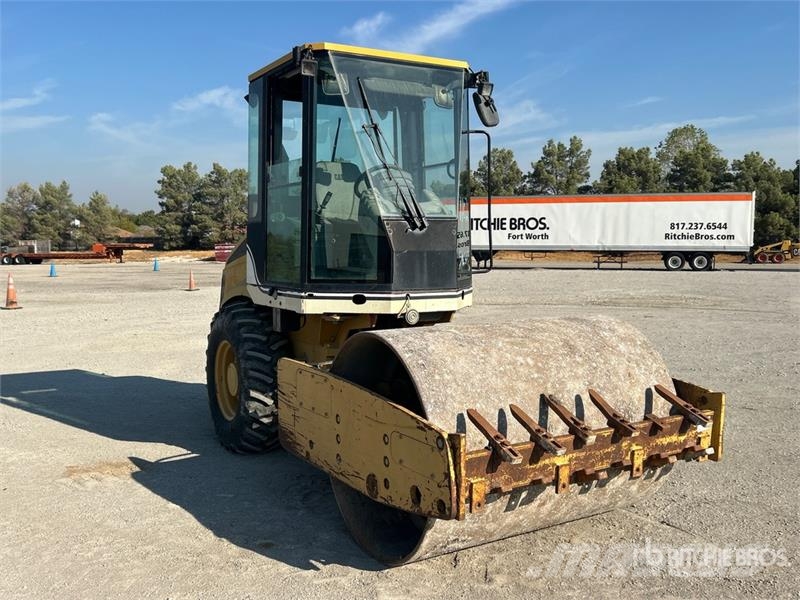 CAT CS-433E Smooth Drum Compactor Walzenzüge