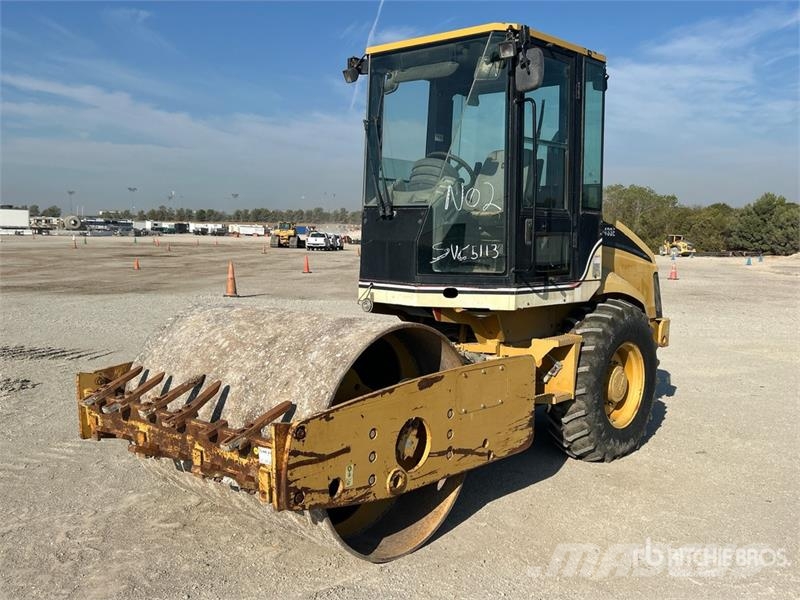 CAT CS-433E Smooth Drum Compactor Walzenzüge