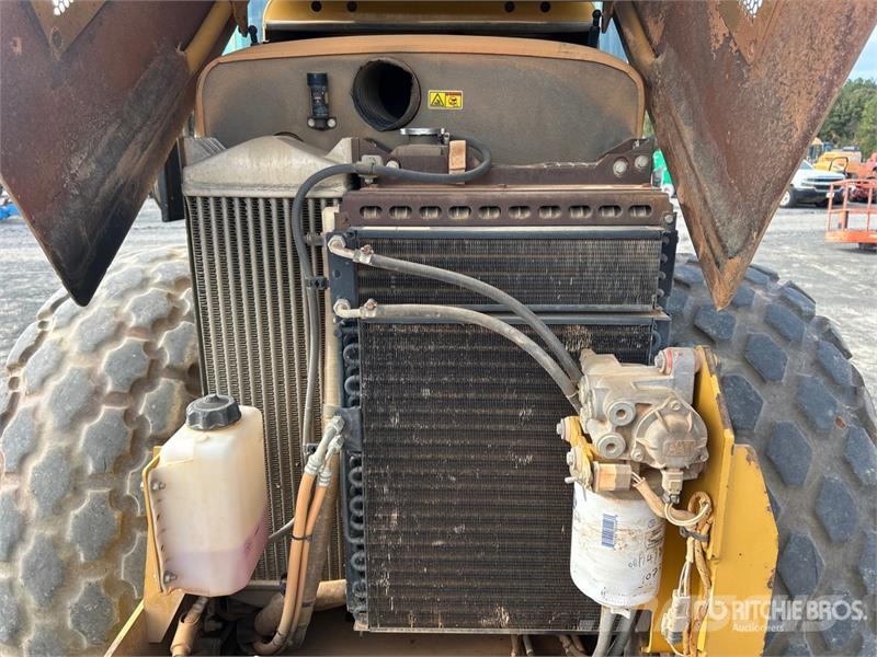 CAT CS-54 Smooth Drum Compactor Valsetog