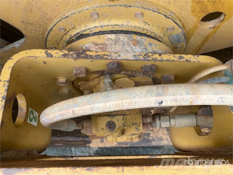 CAT CS563E Smooth Drum Compactor Enojni valjarji