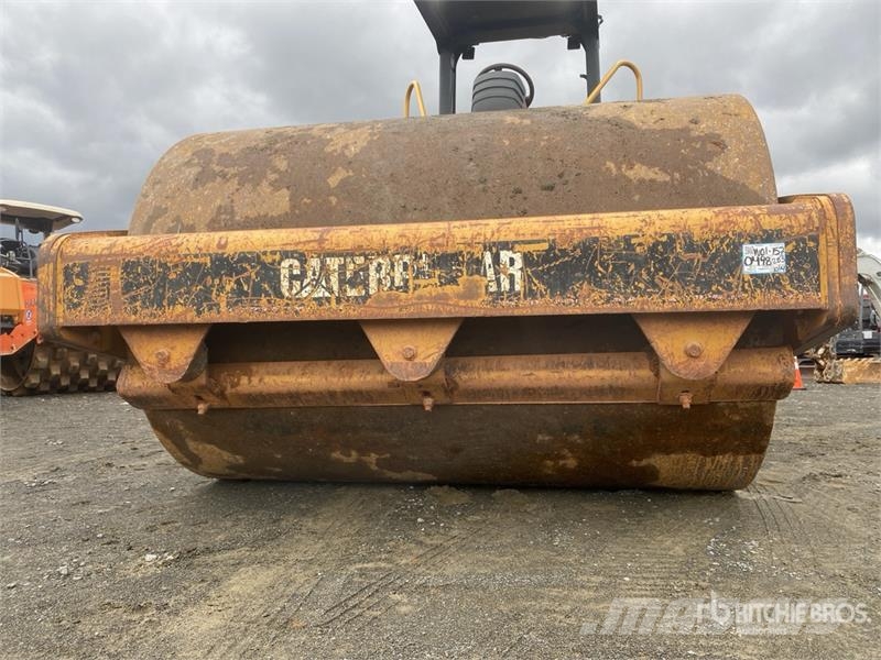 CAT CS563E Smooth Drum Compactor Enojni valjarji