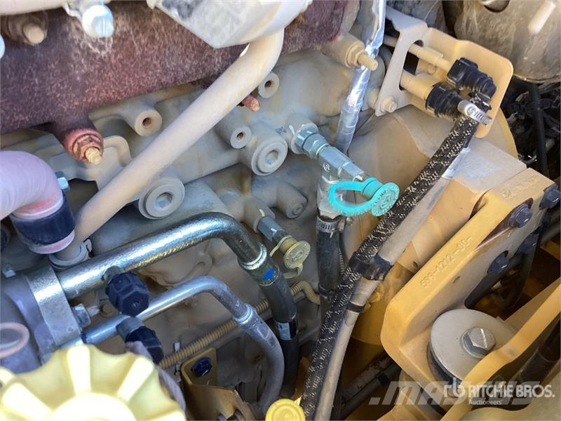 CAT CS7 Smooth Drum Compactor Enojni valjarji