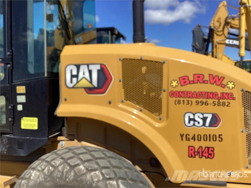 CAT CS7 Smooth Drum Compactor Enojni valjarji