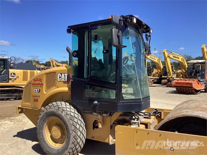 CAT CS7 Smooth Drum Compactor Enojni valjarji