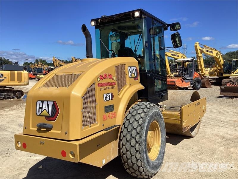 CAT CS7 Smooth Drum Compactor Enojni valjarji