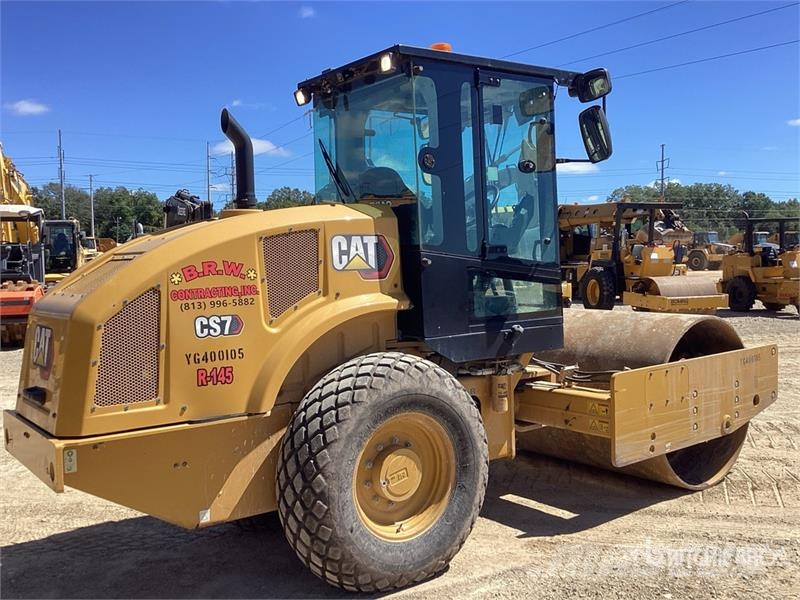 CAT CS7 Smooth Drum Compactor Enojni valjarji