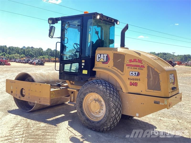 CAT CS7 Smooth Drum Compactor Enojni valjarji
