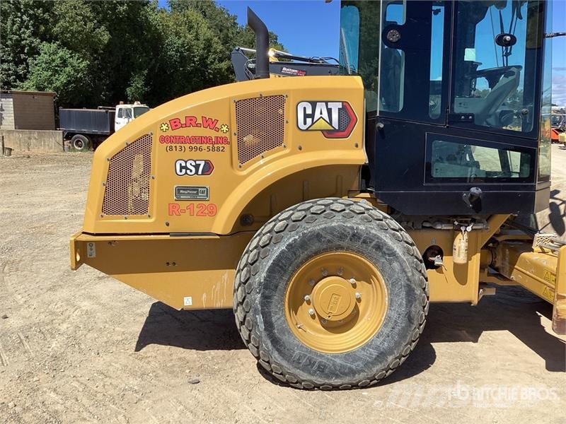 CAT CS7 Smooth Drum Compactor Enojni valjarji