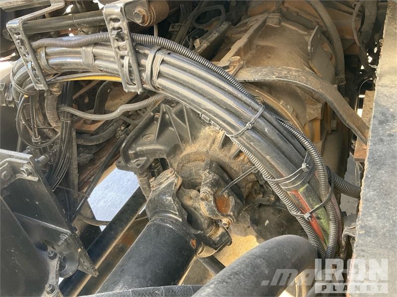 CAT CT660S صهاريج مياه