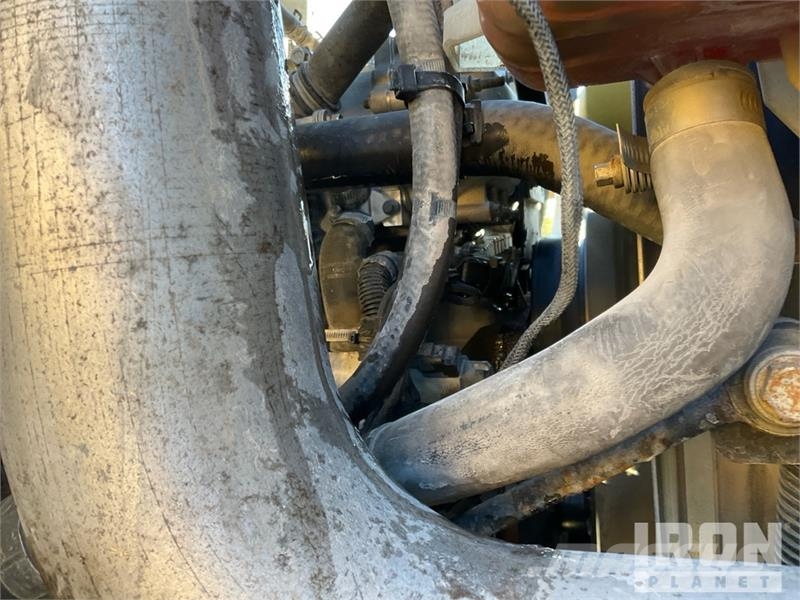 CAT CT660S صهاريج مياه