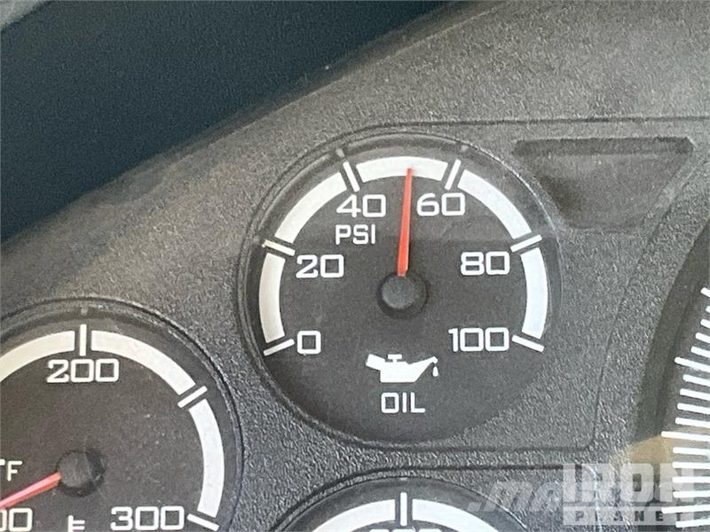 CAT CT660S صهاريج مياه