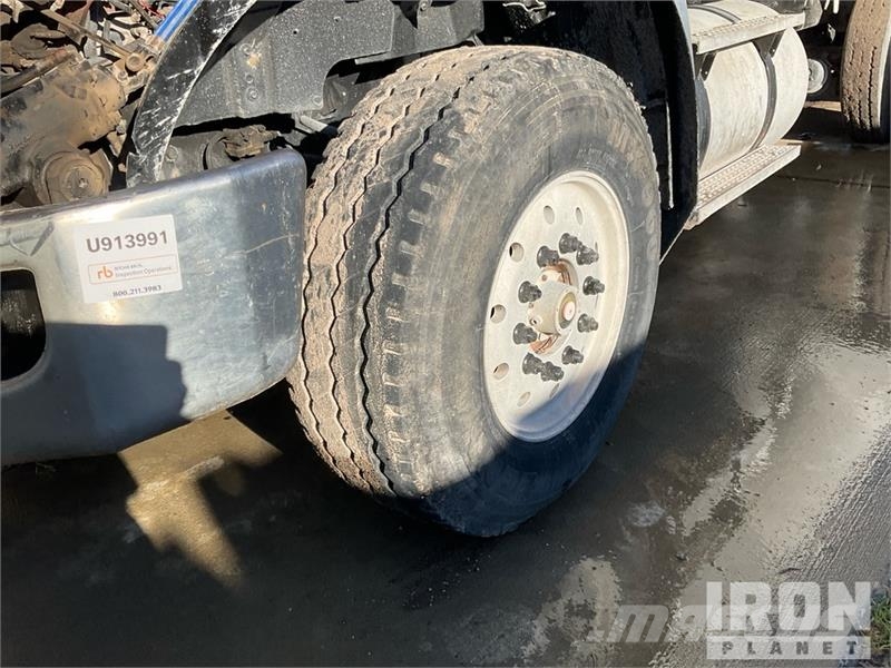 CAT CT660S صهاريج مياه