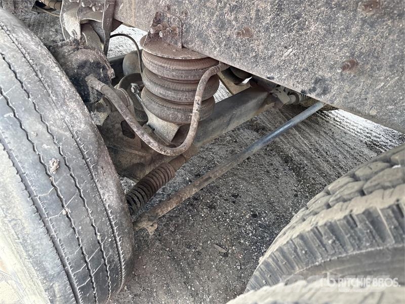 CAT CT66S 8x4 Tri/A Dump Truck (Inoperable) Camion benne