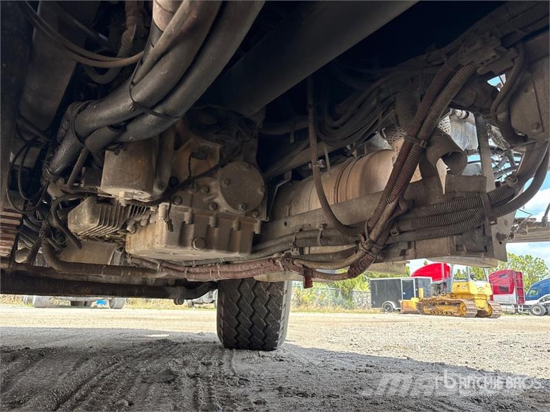 CAT CT66S 8x4 Tri/A Dump Truck (Inoperable) Camion benne