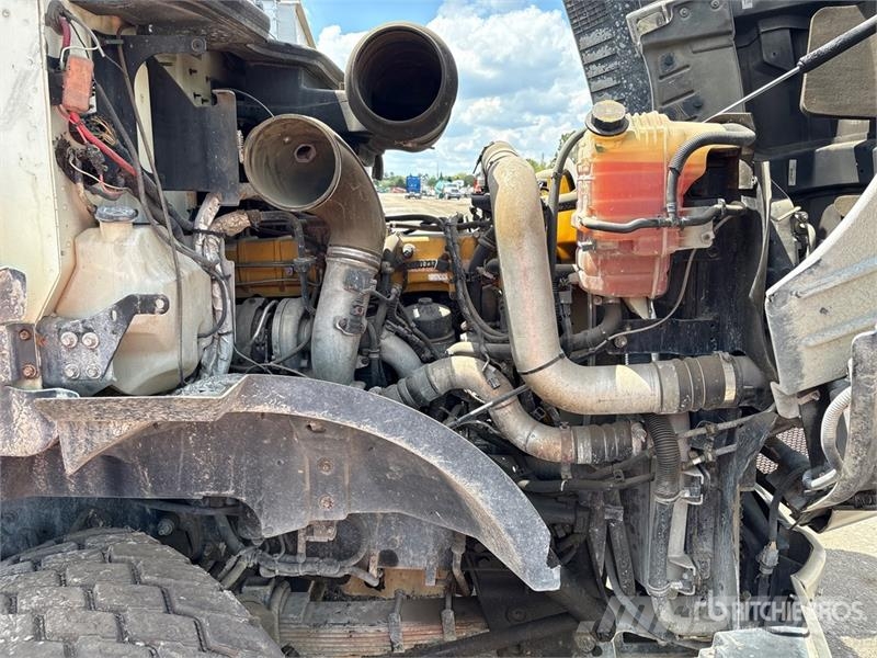 CAT CT66S 8x4 Tri/A Dump Truck (Inoperable) Camion benne