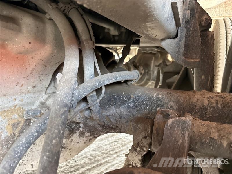 CAT CT66S 8x4 Tri/A Dump Truck (Inoperable) Camion benne