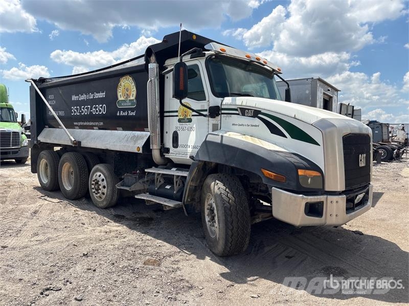 CAT CT66S 8x4 Tri/A Dump Truck (Inoperable) Camion benne