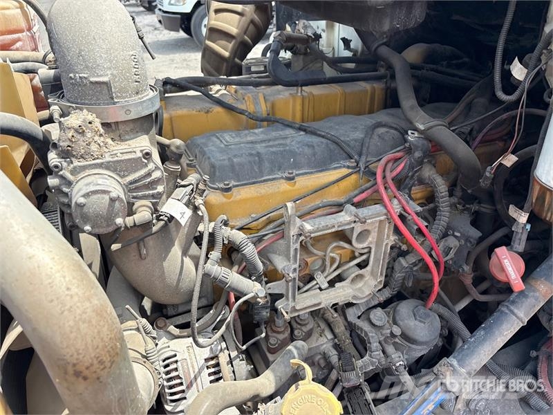 CAT CT66S 8x4 Tri/A Dump Truck (Inoperable) Camion benne