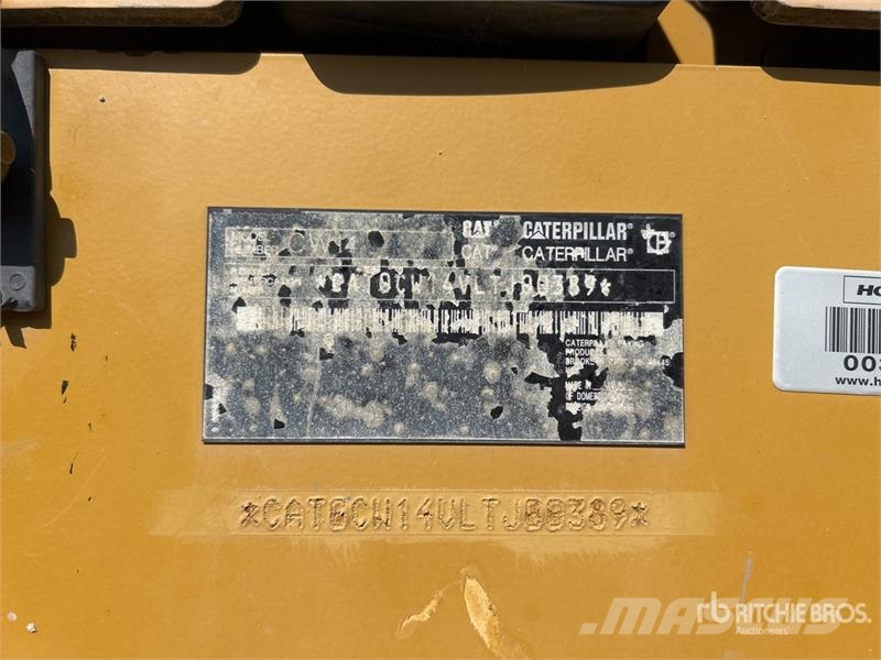 CAT CW14 9 Wheel Pneumatic Roller Pneumatikové valce