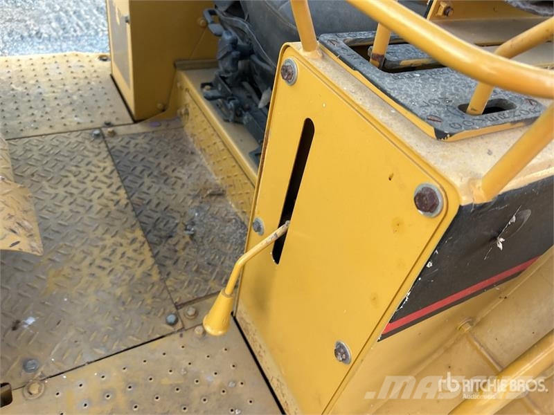 CAT D3C LGP Crawler Dozer Buldožeri gusjeničari