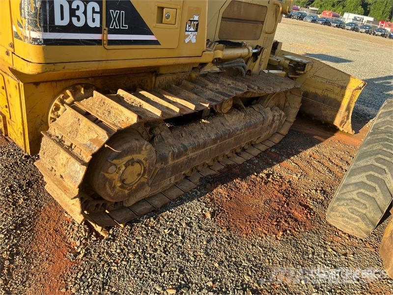 CAT D3G XL Buldožeri gusjeničari