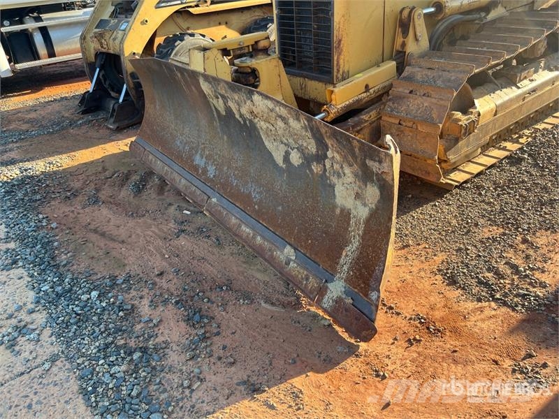 CAT D3G XL Buldožeri gusjeničari