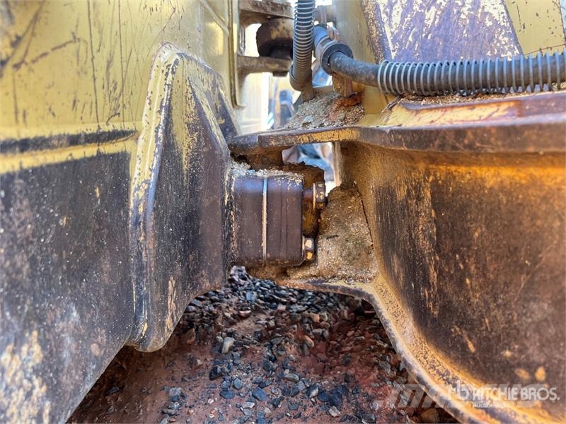 CAT D3G XL Buldožeri gusjeničari