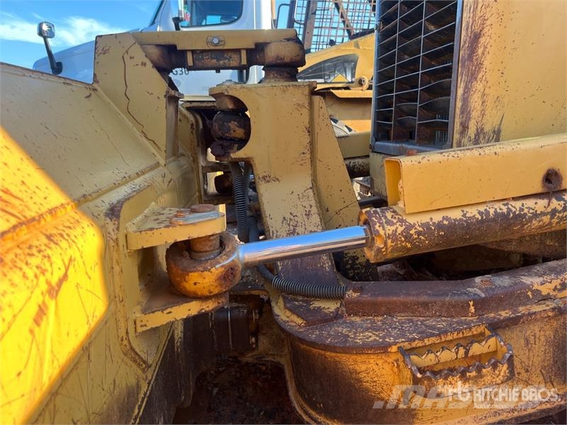 CAT D3G XL Buldožeri gusjeničari