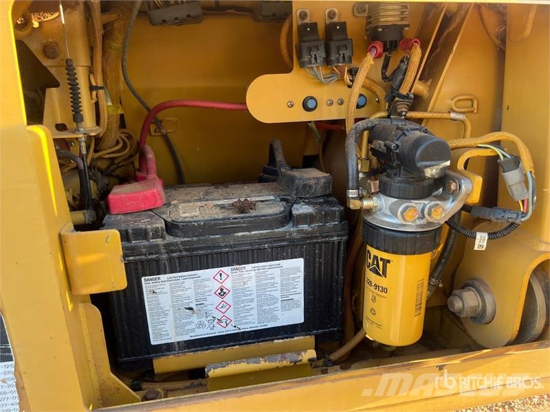 CAT D3G XL Buldožeri gusjeničari