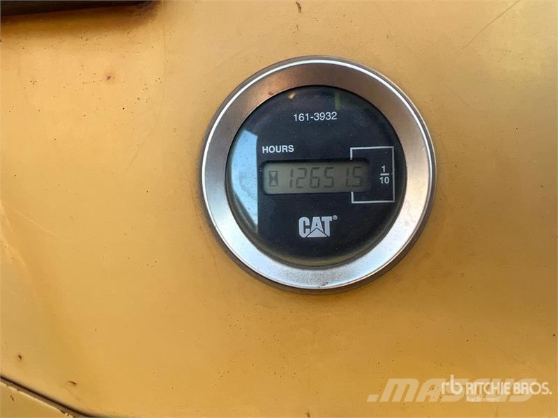 CAT D3G XL Buldožeri gusjeničari