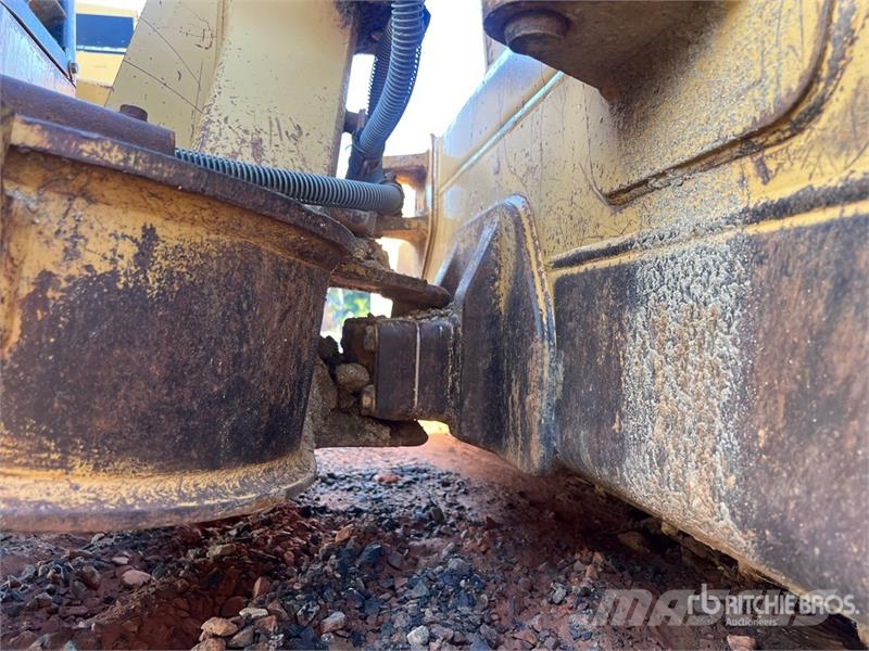CAT D3G XL Buldožeri gusjeničari