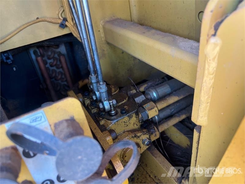 CAT D3G XL Buldožeri gusjeničari
