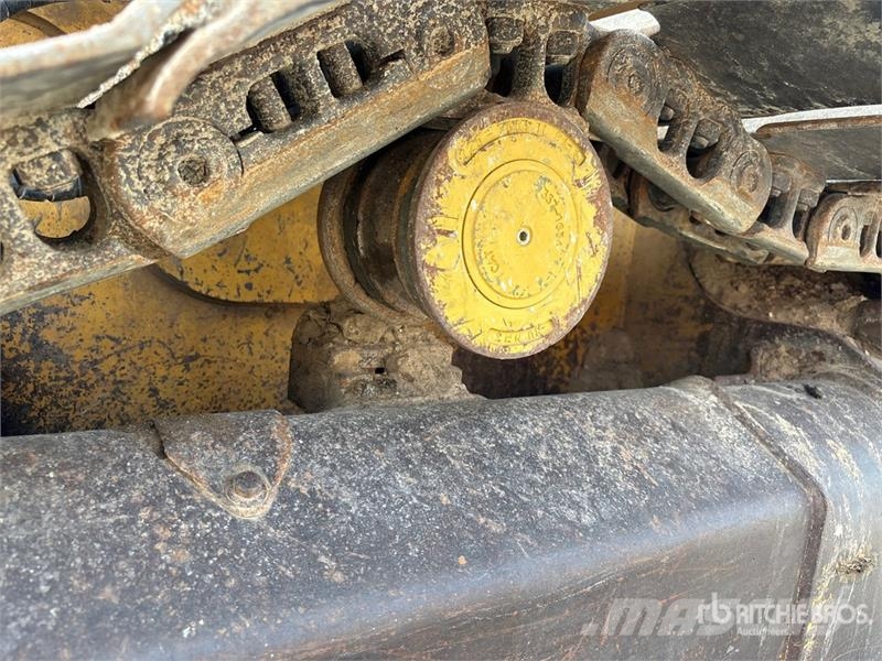 CAT D4K2 Crawler Dozer Pásové dozéry